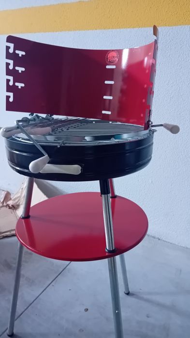 Grelhador a carvão  Melo