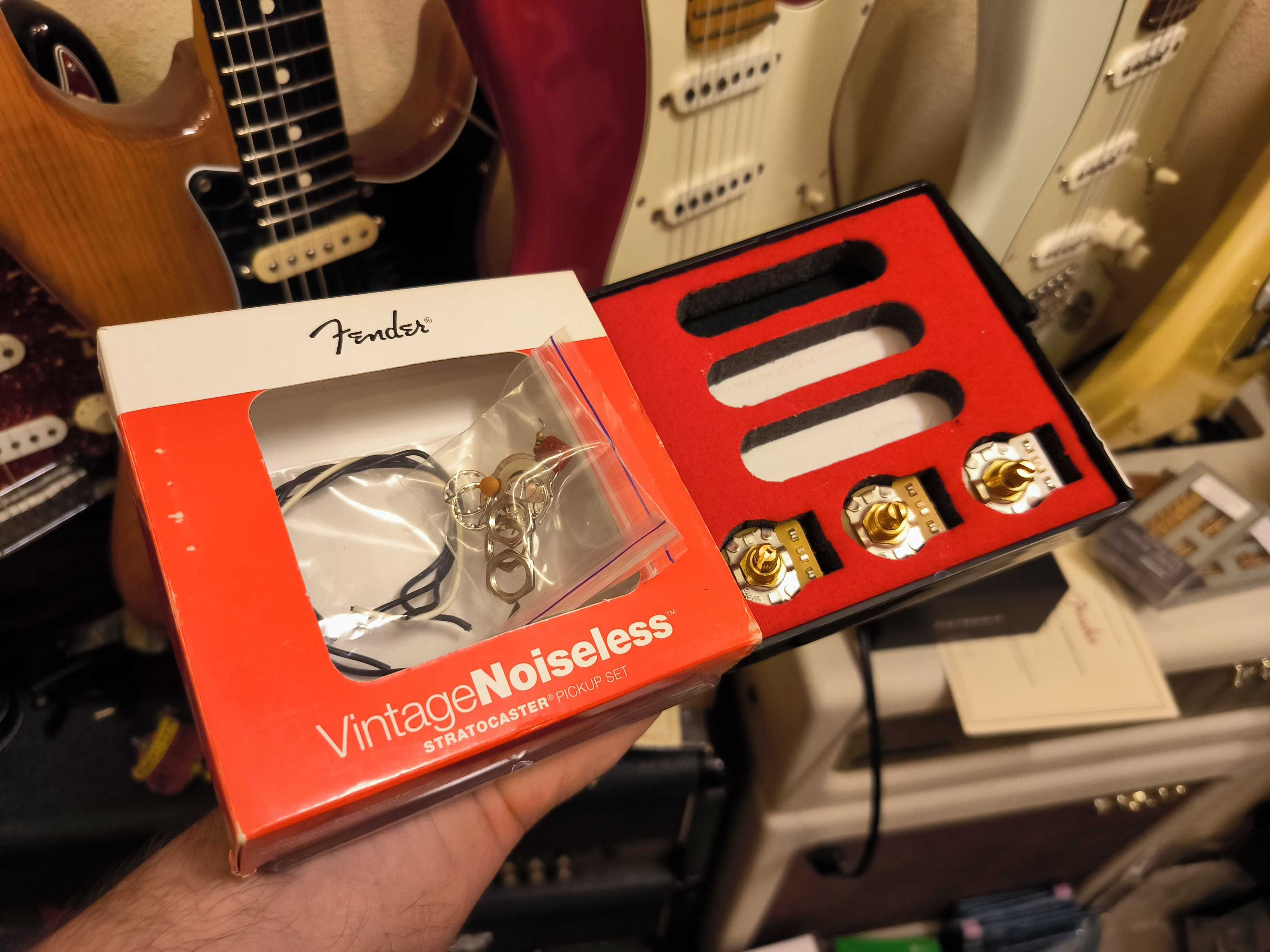 Fender American Deluxe (Am Vintage Noiseless 1 meg) темброблок