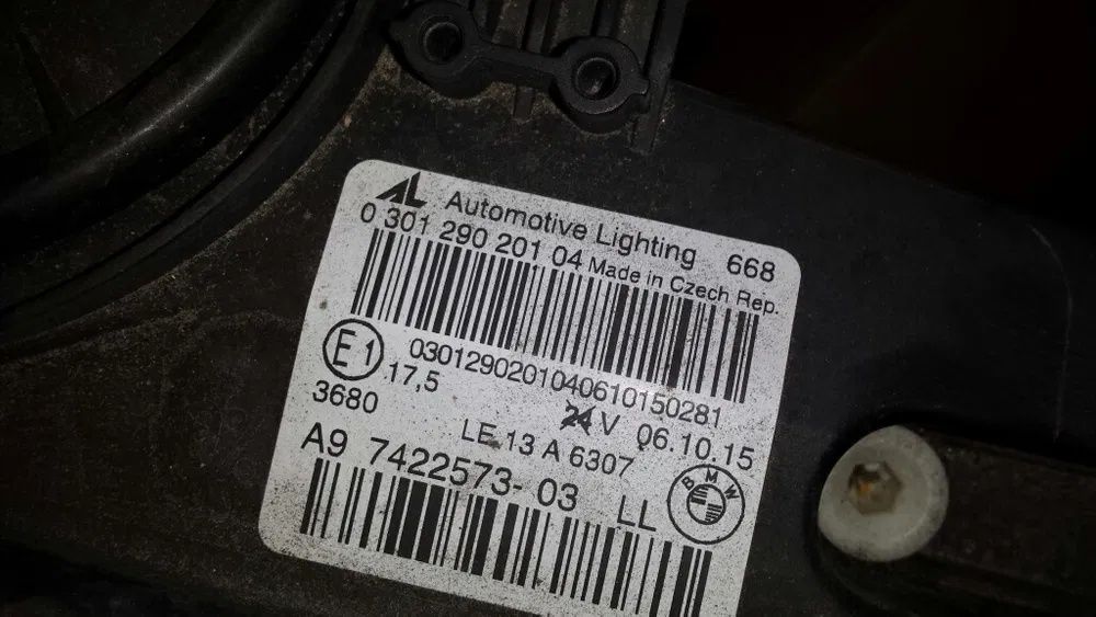 BMW F45 lampa lewy przód