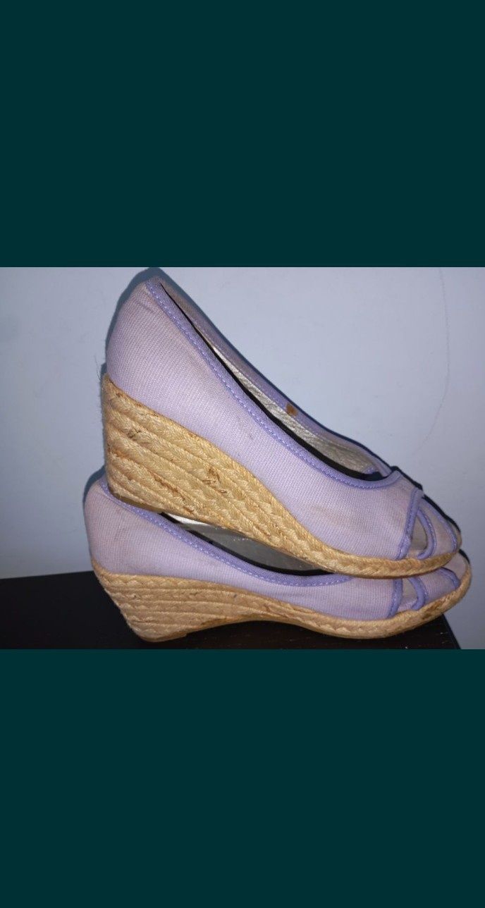Sapatos de cunha ideal