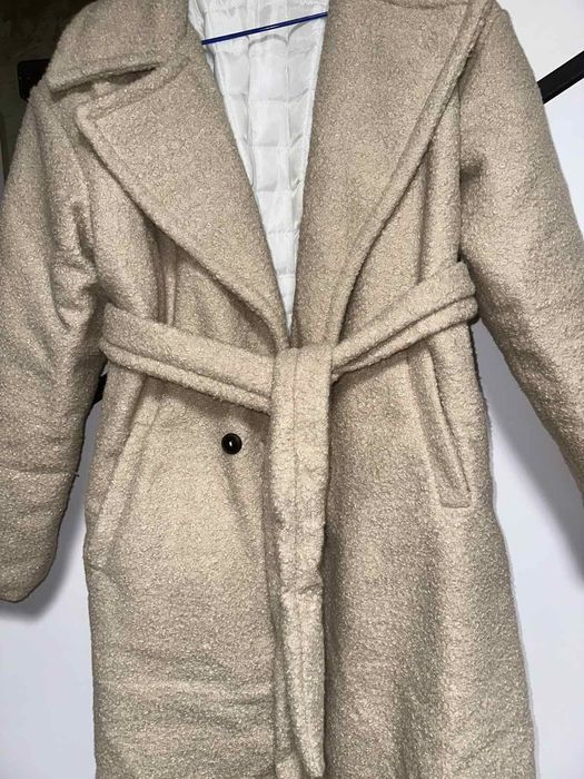 Продам зимове пальто бежеве вовняне з підкладкою