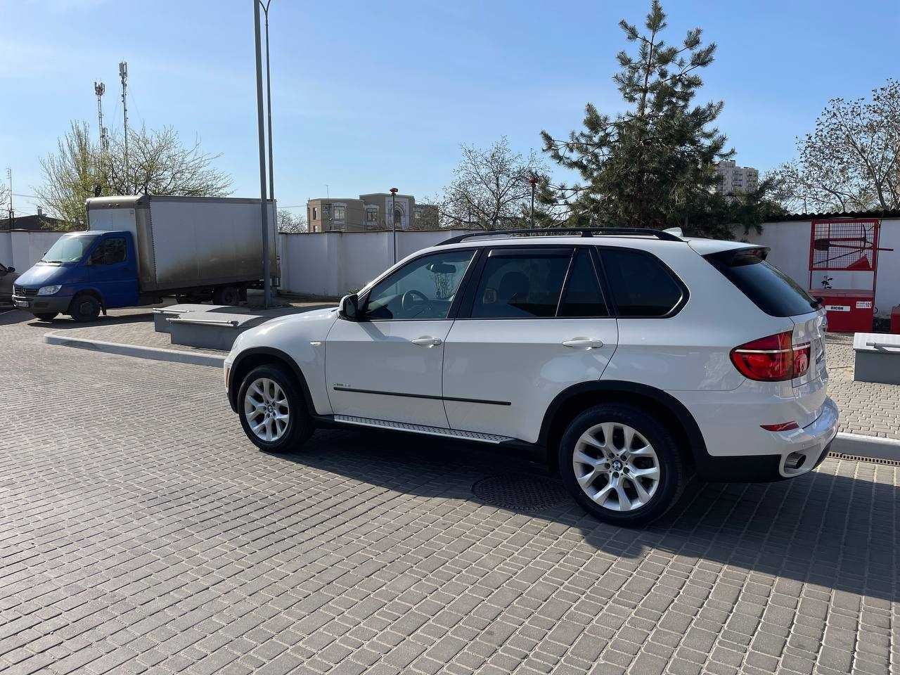 BMW X 5 e70 X-drive 35i ( без подкрасов)