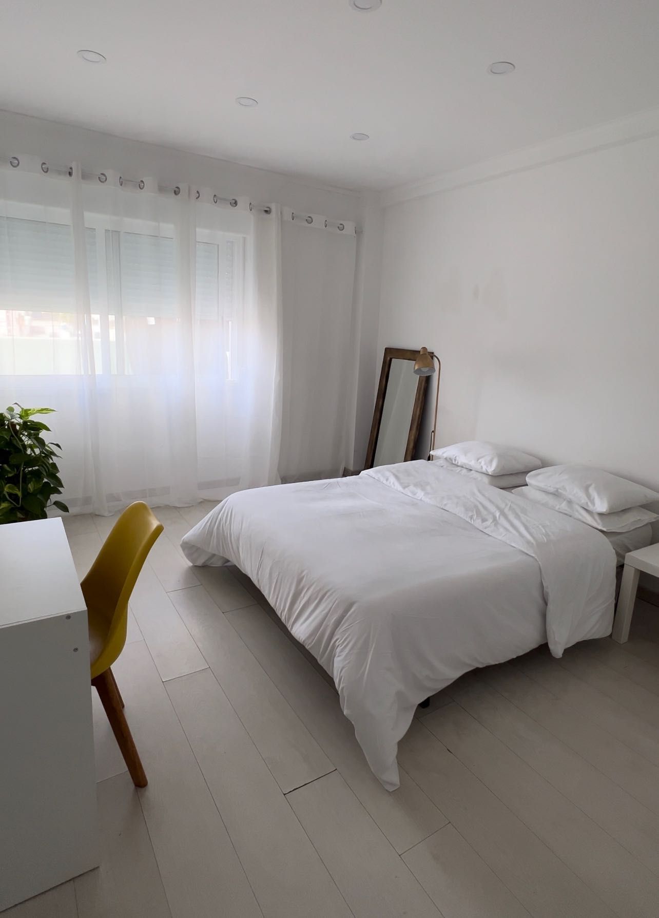 Alugo quarto para casal  só  pagam a partir do dia que entrar