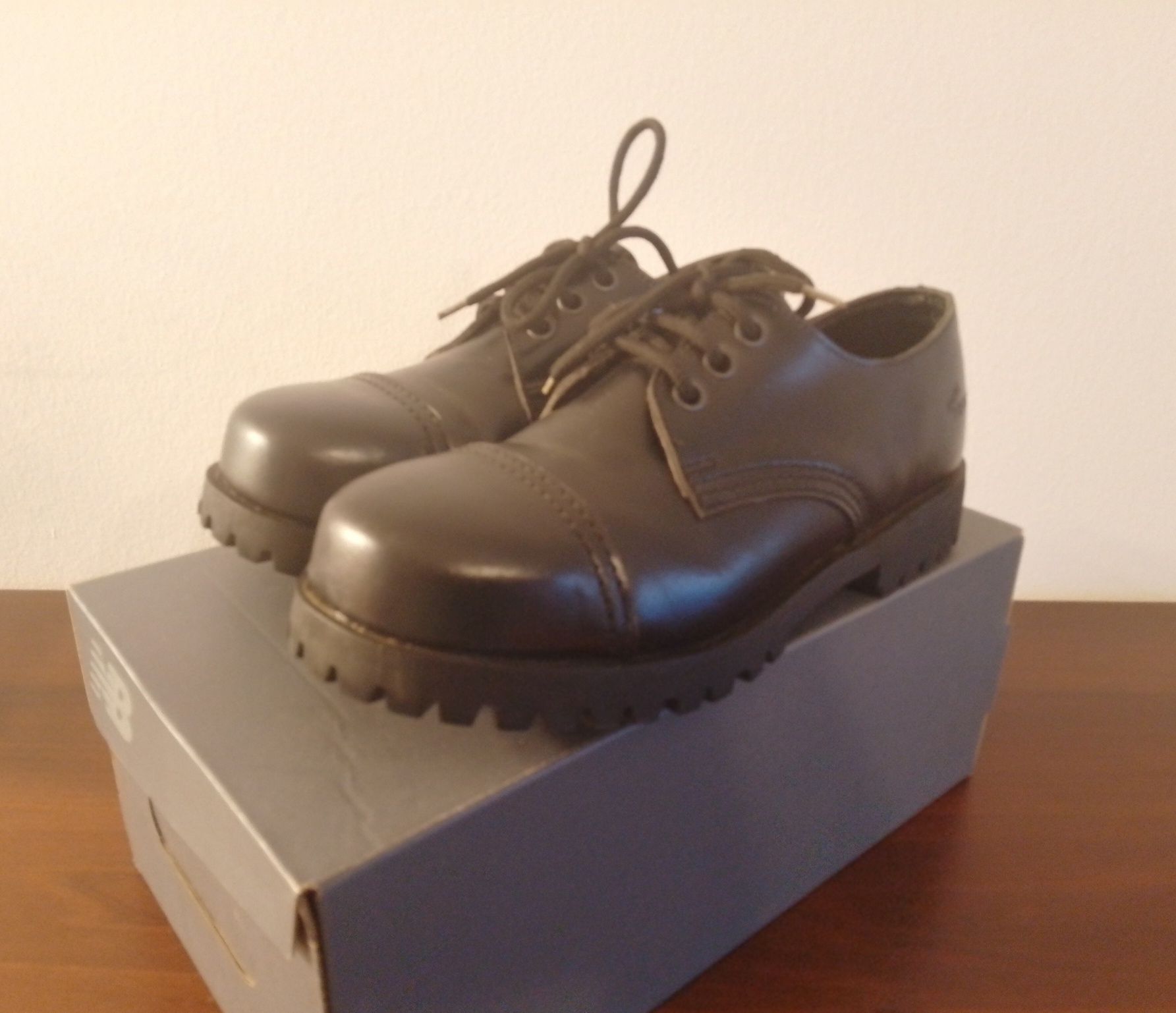 Glany 41  Pure Trash Boot Germany , Skrecane , Skóra, Uniseks