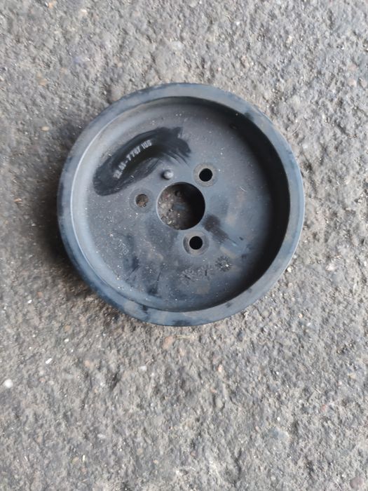 Koło pasowe pompy wspomagania bmw  2.0. 3.0 D 6PK