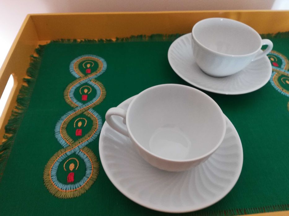 Panos tabuleiro novos bordados à mão e outros