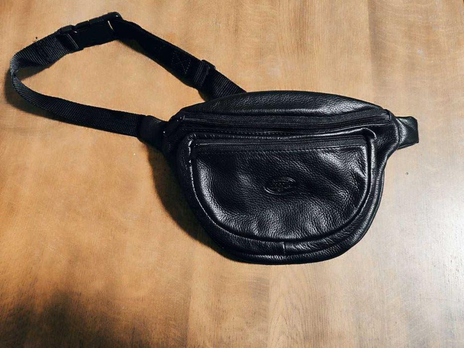 Чорна шкіряна сумка Authentic Arrows