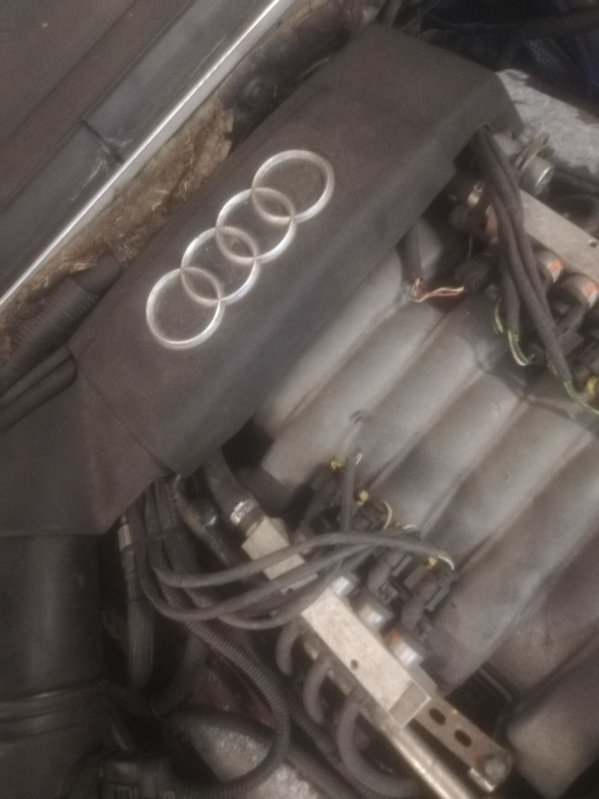 Silnik Audi A 8 d 3 3.7 v8