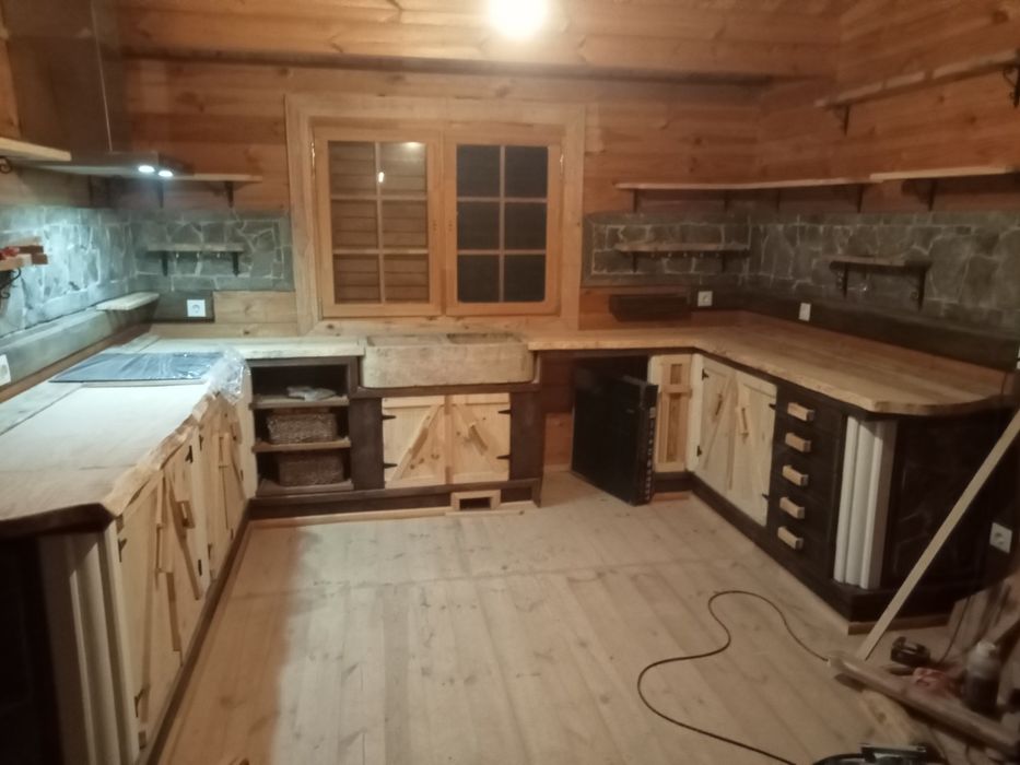 Montagem de casas pré fabricadas em madeira