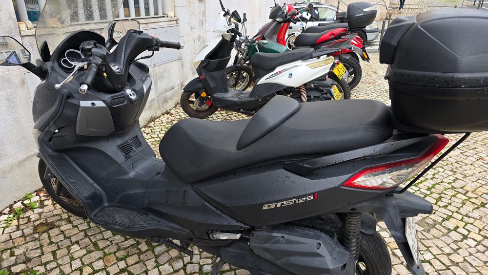Maxiscooter SYM GTS 125i
