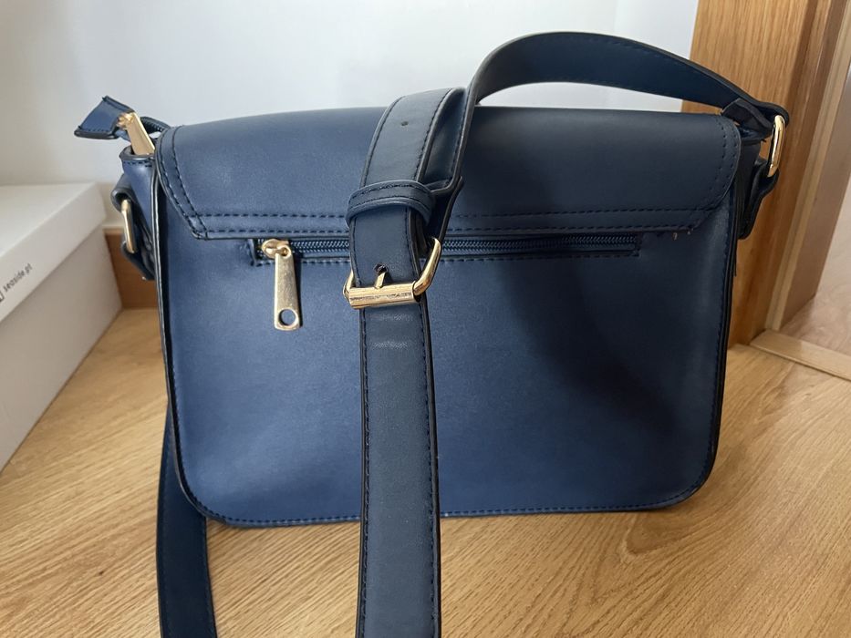 Mala Pequena Tiracolo