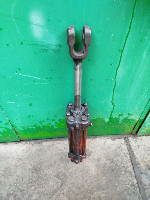 Гидроцидиндр навески ЦС-75