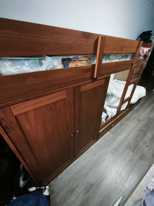Beliche com 3 camas e roupeiro  incluido