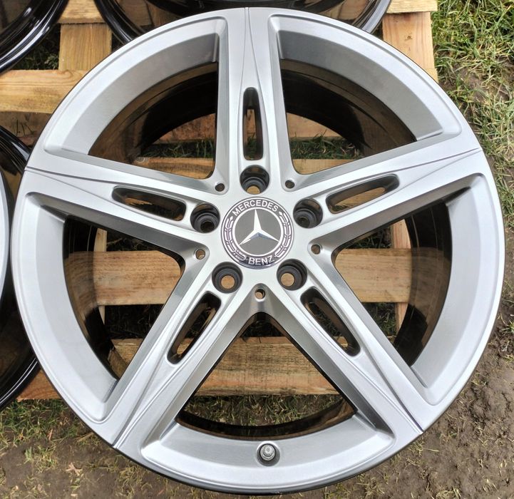 Felgi Oryginał Mercedes A B C CLA 7,5Jx18 ET49 5x112