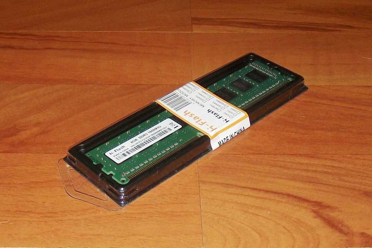 Szybka pamięć H-Flash 8GB DDR3 1600MHz
