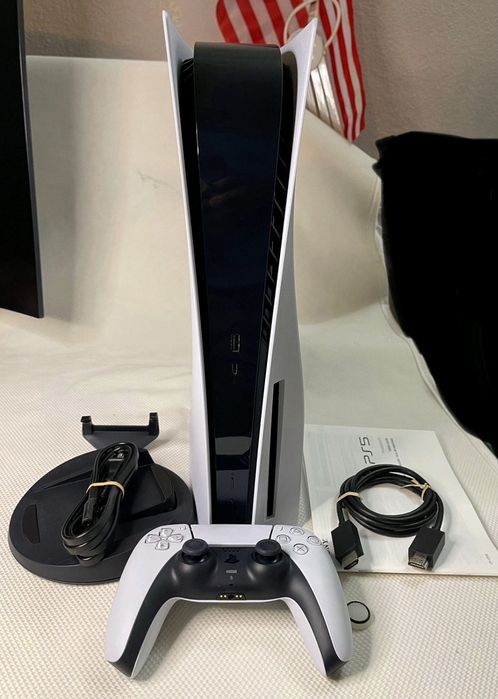 Playstation 5 blue ray ідеальний стан в подарунок купа ігр GTA 5 +25 и