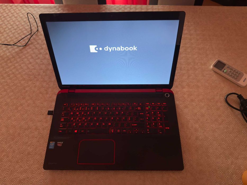 Toshiba Qosmio X70 – i7 / 16GB RAM / Radeon R9 – Muito Bom Estado