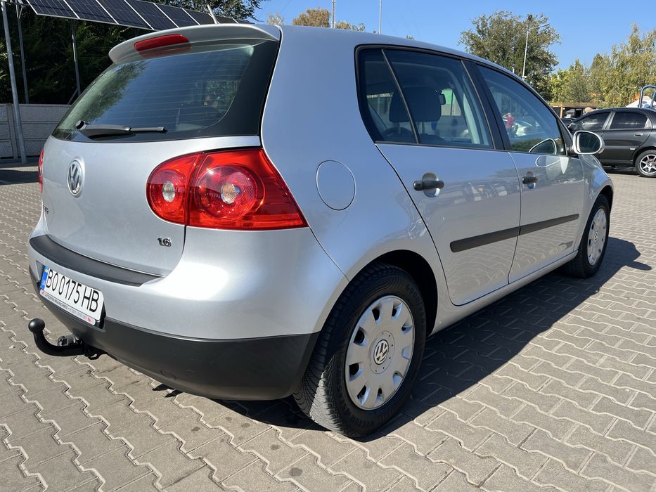 Volkswagen Golf 2006 1.6 бензин