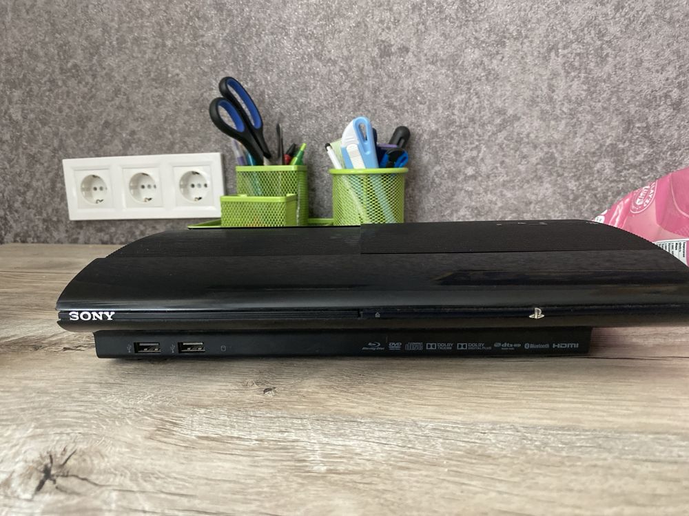 Ps 3 super slim 500 gb