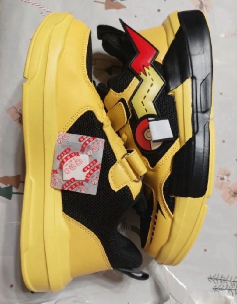 Buty dziecięce adidasy pokemon pikachu sportowe