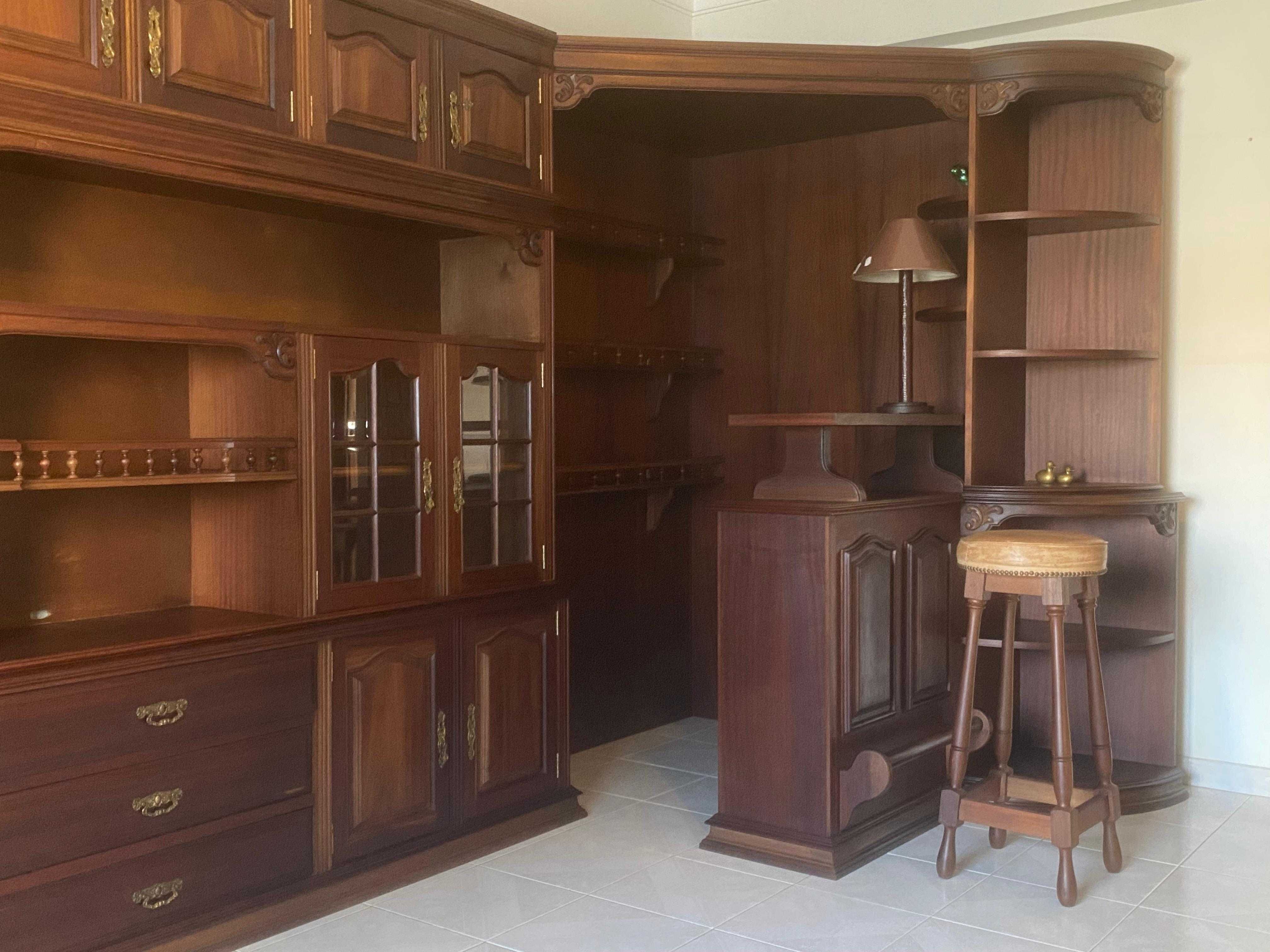 Mobília Estante + Mini Bar / Garrafeira