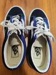 Tênis Vans em tons de azuis