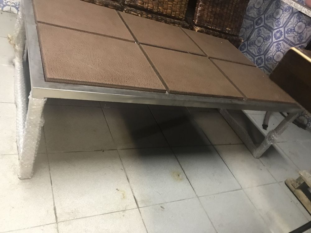 Mesa de centro/tampo em pele