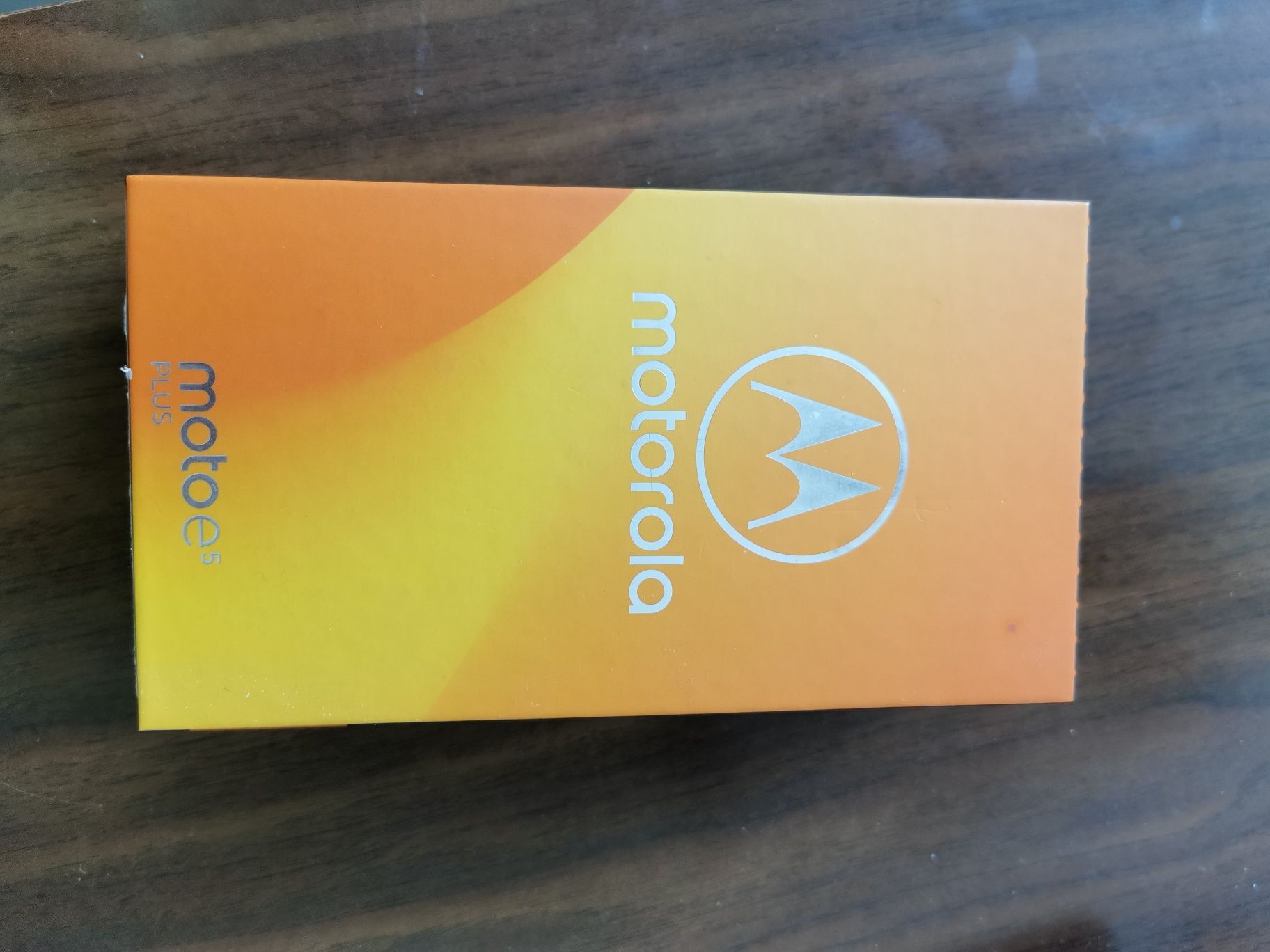 Telefon moto e5 plus 3/32GB