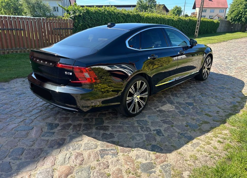 Volvo S90      2022