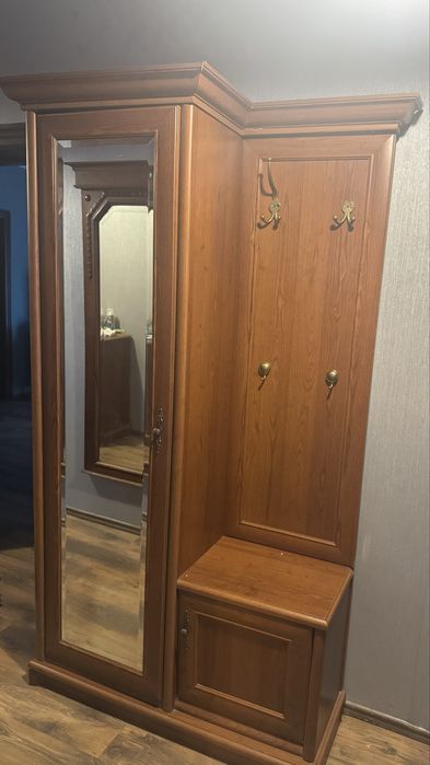 Stylowa garderoba z lustrem !!