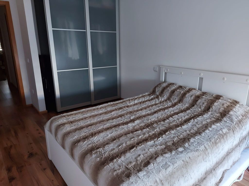 Cama de casal com colchão