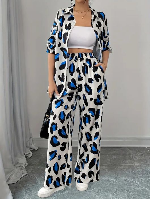 Жіночий стильний костюм з леопардовим принтом