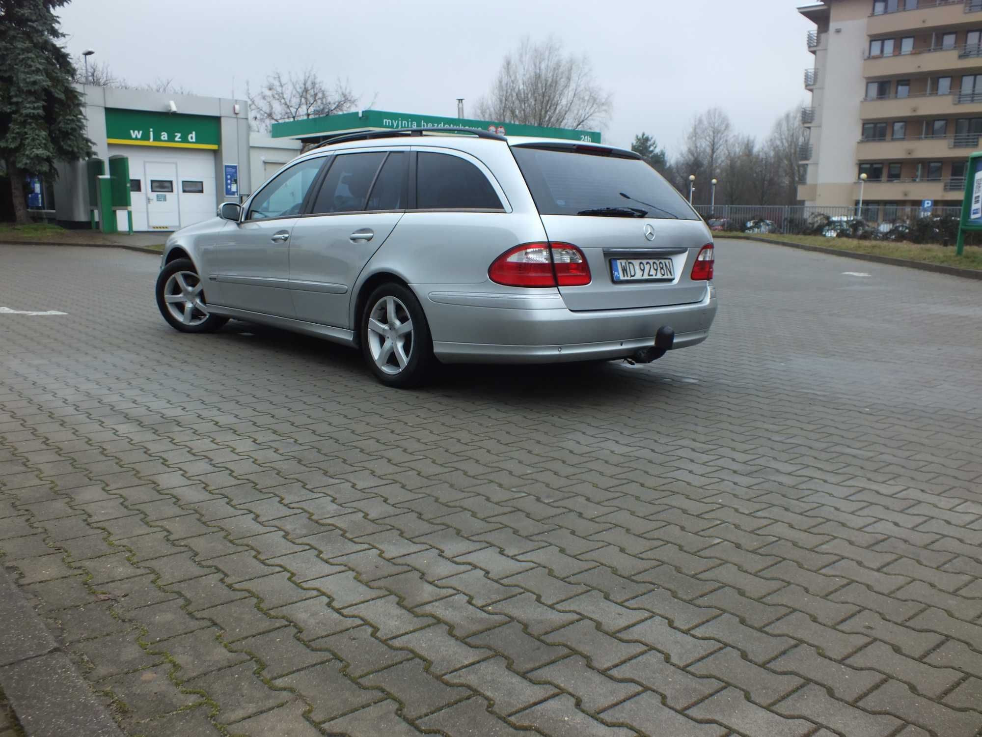 Wynajmij Mercedesa W211   wersja Avantgarde 3200 cm  215 KM