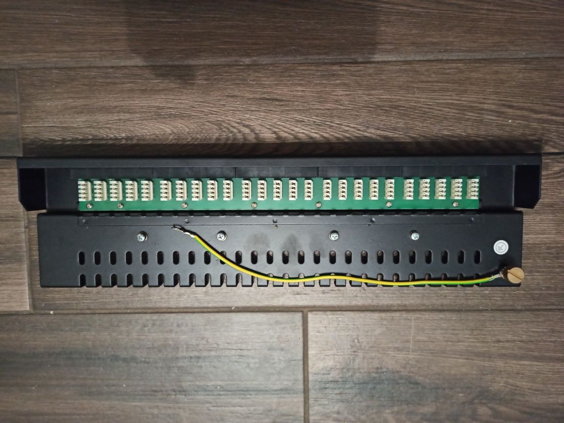 Патч-панель телефонна на 25 портів під RJ-45 cat.3 ISDN/telephone