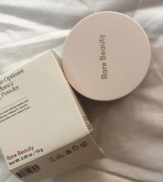 Rare Beauty Always an Optimist Soft Radiance Setting Powder puder rozś