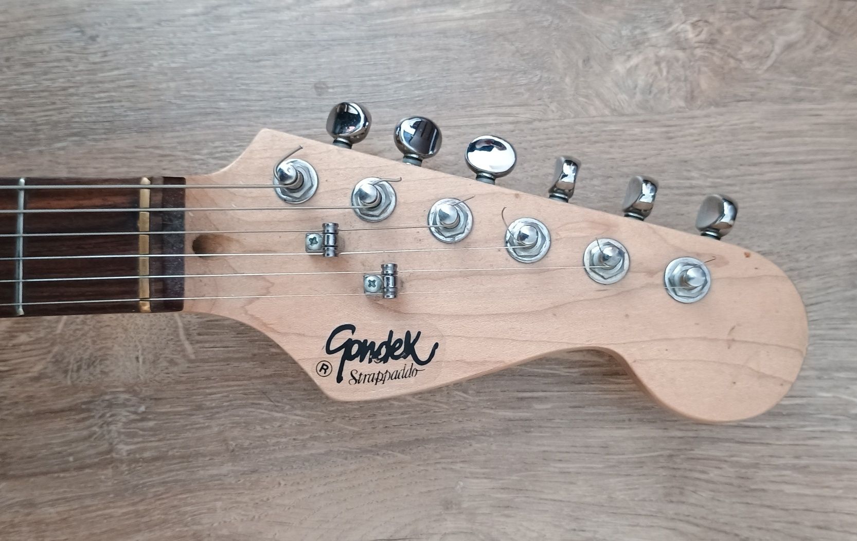 Gitara elektryczna typ Fender Stratocaster lutnicza