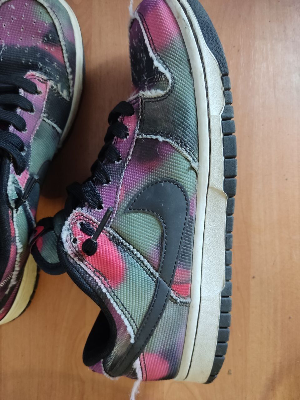 Nike Dunk Low Graffitib Pink