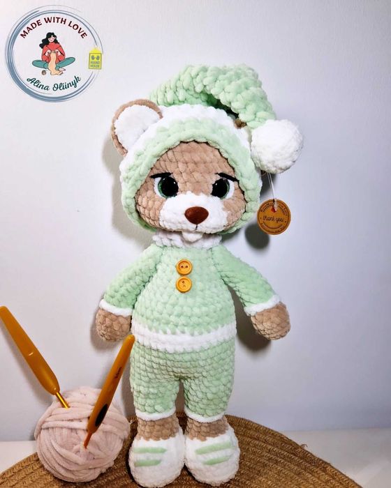 Miś, maskotka szydełkowa