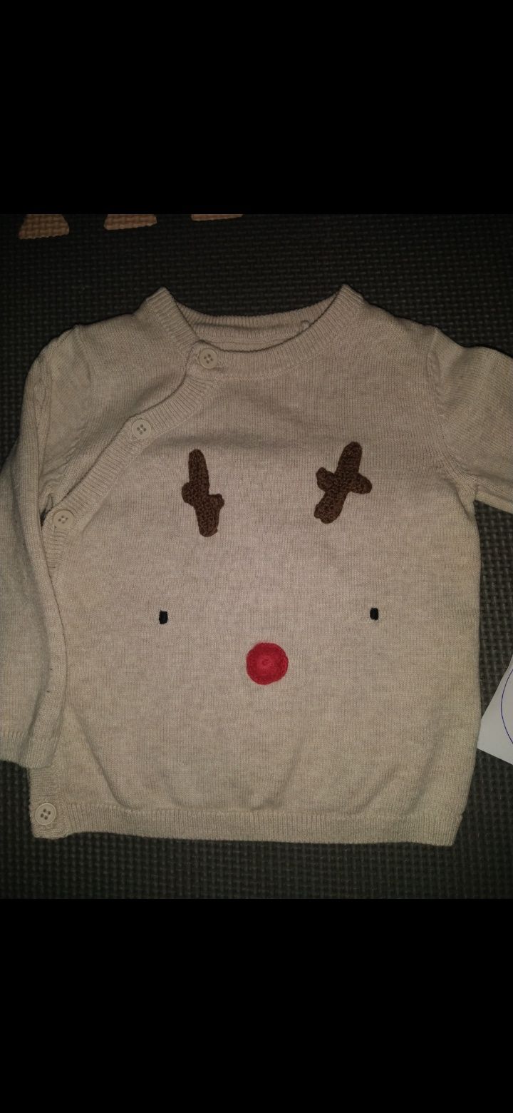 Beżowy sweterek świąteczny