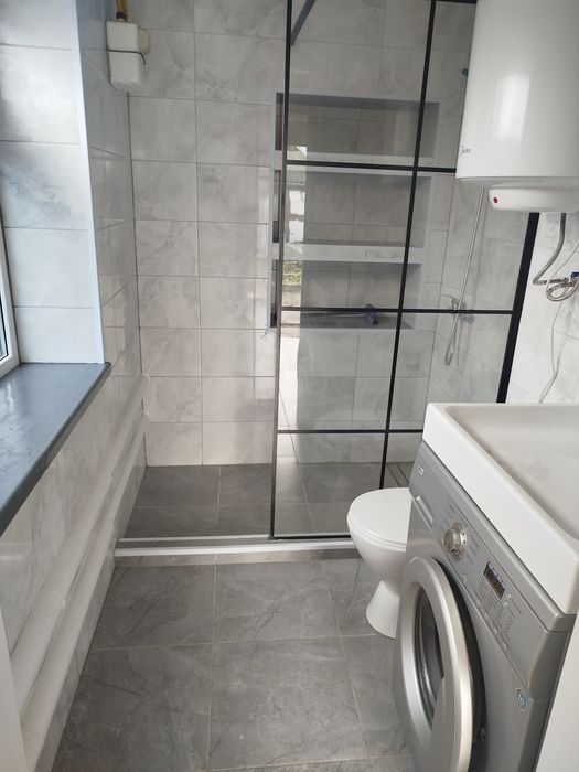 Частина будинку біля головного входу парк Софіївка.