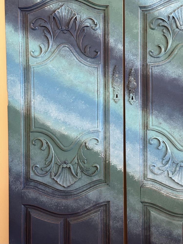 Antigas portas de madeira para decoração