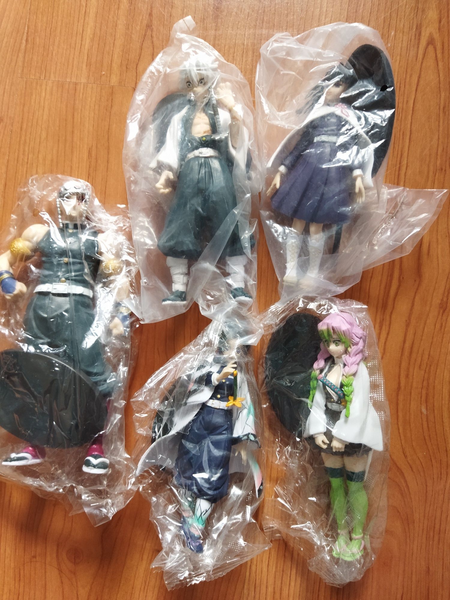 Demon slayer Kimetsu no Yaiba novos 15 figuras e pins