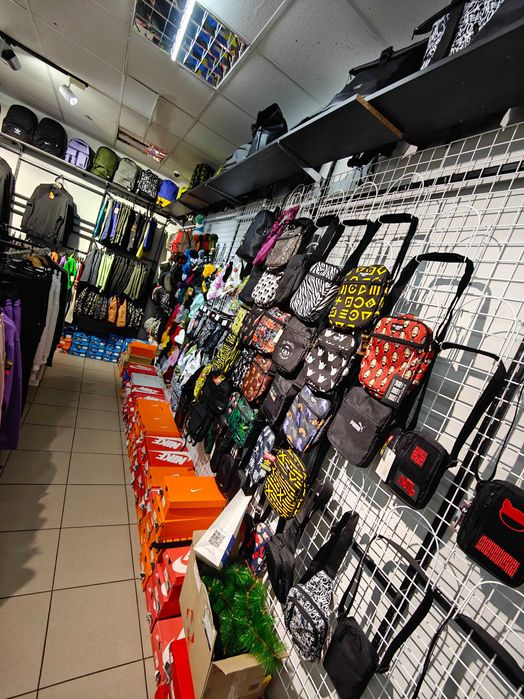 Продається магазин та бренд одягу як діючий бізнес