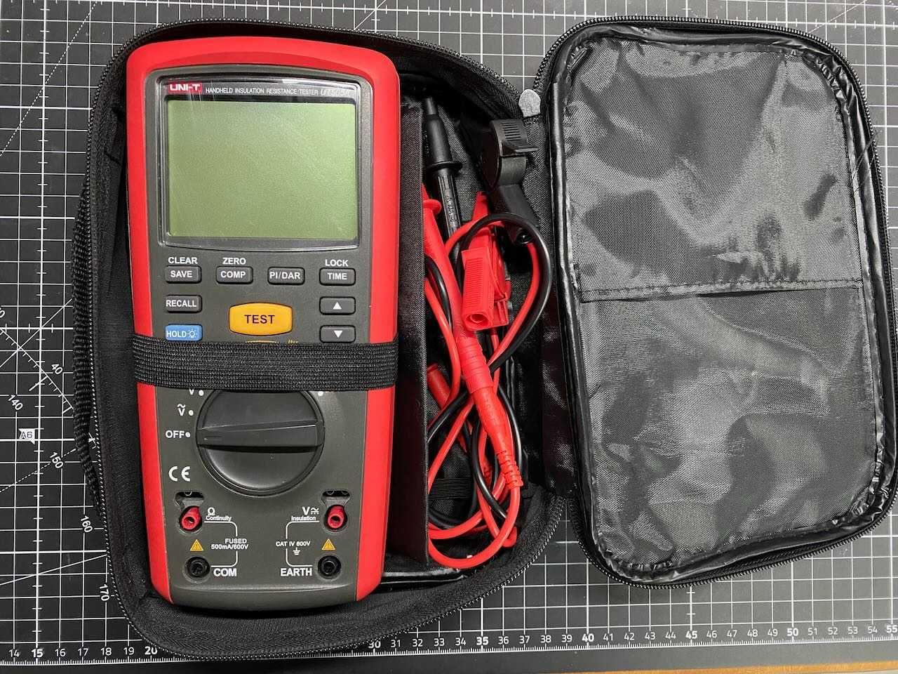 UNI-T UT505A – Tester rezystancji izolacji, stan jak nowy