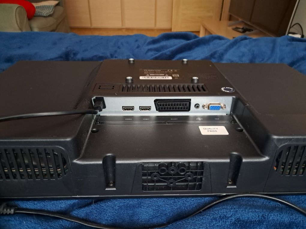 Telewizor Manta 32 cale LED z pilotem i kablem