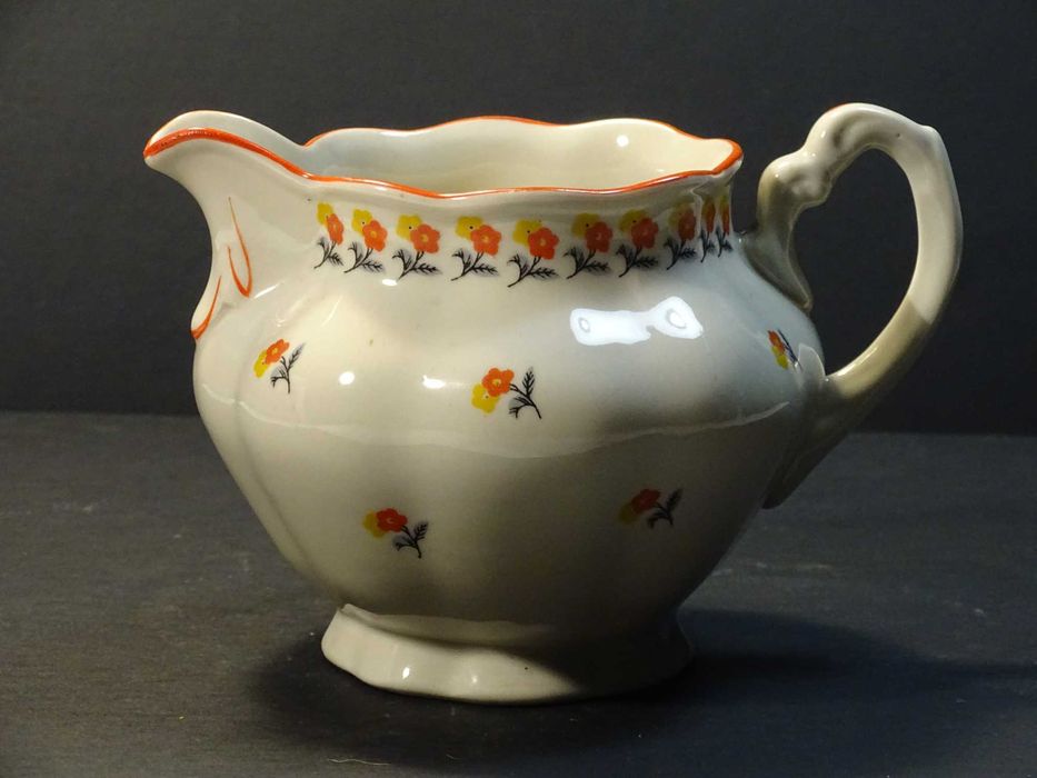 Porcelana Chodzież: piękny stary mlecznik.