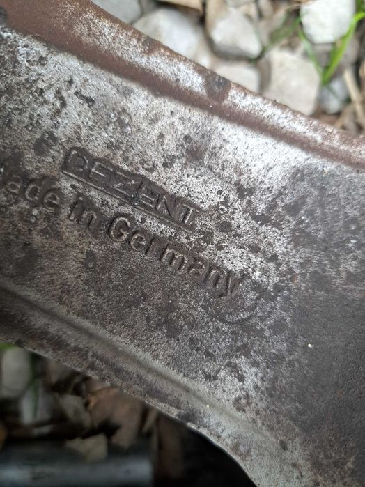 Peugeot Citroen Volvo felgi aluminiowe 16 5x108 4szt et40 Dezent