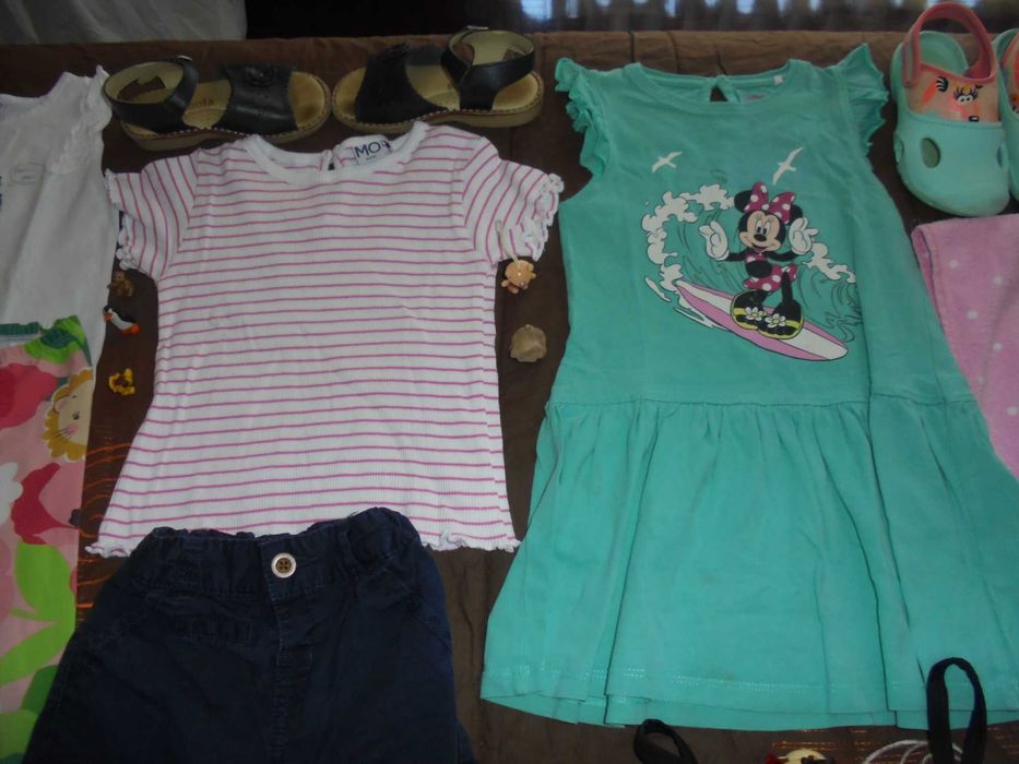 lote de roupa de menina o calçado