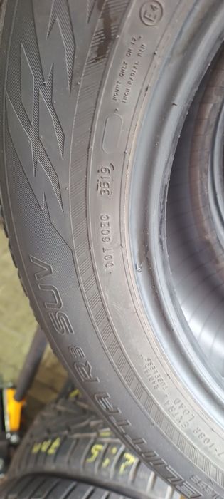 Зимние шины 235/65/17 Nokian