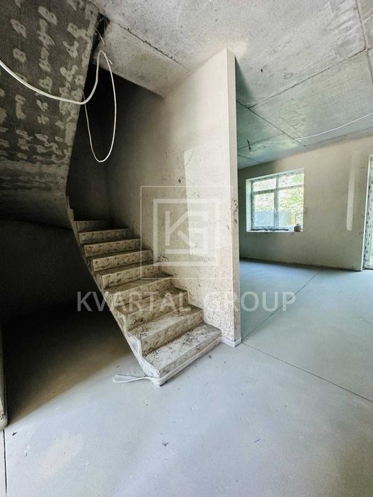 БЕЗ КОМІСІЇ! цегляний ТаунХаус без ремонту. ПАСПОРТНИЙ стіл